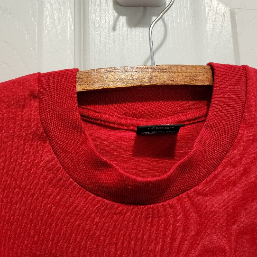 UNLV Runnin' Rebels Red T-Shirt Single Stitch - Picture 7 of 10